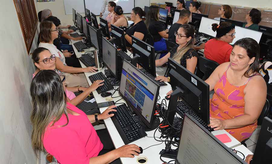 Prefeitura realiza curso básico de informática para coordenadores administrativos da Educação