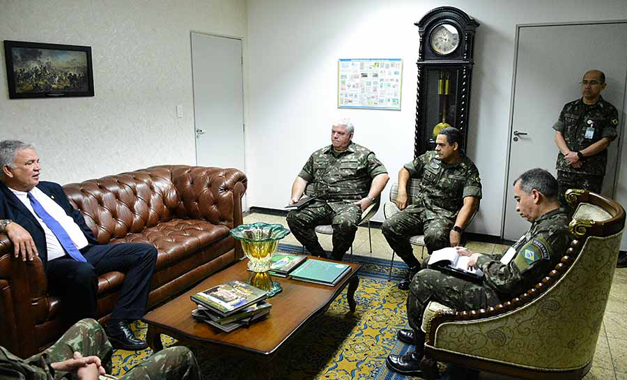 Petecão agradece ao Comando do Exército pelo empenho nas obras do aeroporto de Santa Rosa do Purus