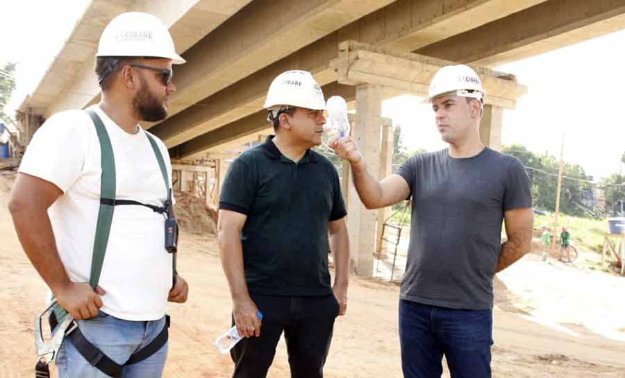 “Uma nova história”, diz Nicolau ao visitar obras da ponte em Sena Madureira