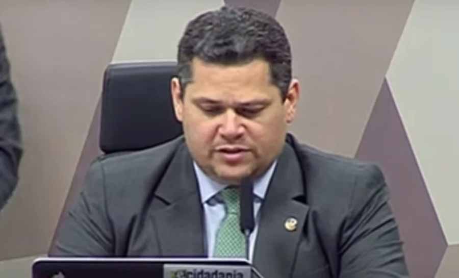 CCJ do Senado aprova PEC que limita poderes do Supremo Tribunal Federal