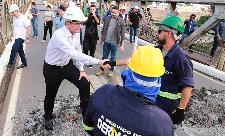 Governador Gladson Cameli inspeciona obras de reforço na Ponte Metálica Juscelino Kubitschek