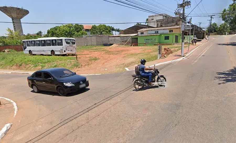 Motociclista fratura perna após ser atingida por carro em avenida de Rio Branco