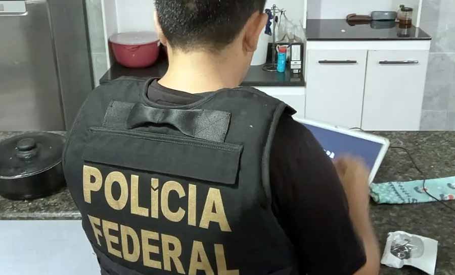 PF faz buscas em casa de homem de 38 anos suspeito de armazenar pornografia infantojuvenil