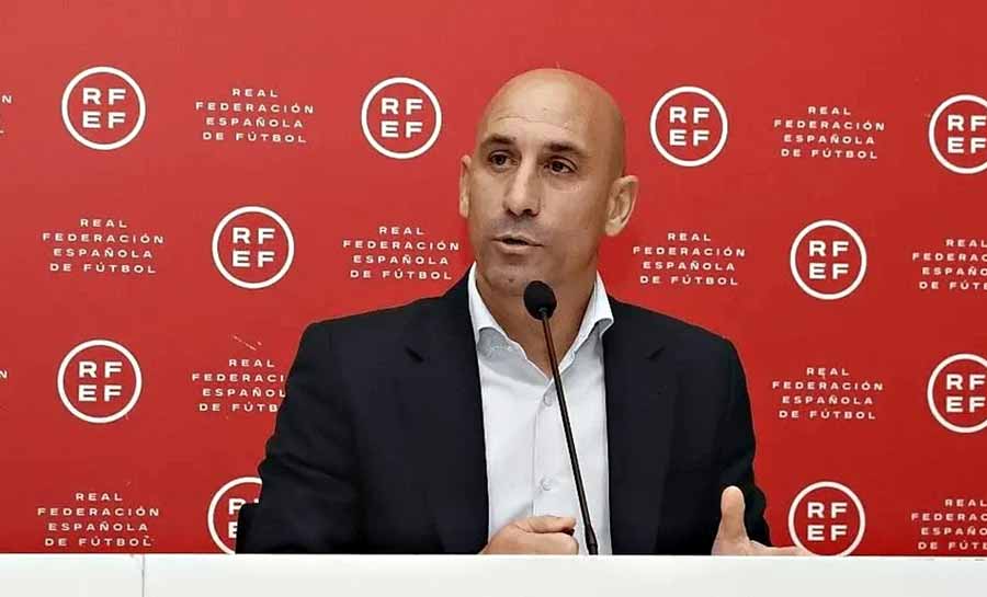 Luis Rubiales é banido do futebol por 3 anos pela FIFA