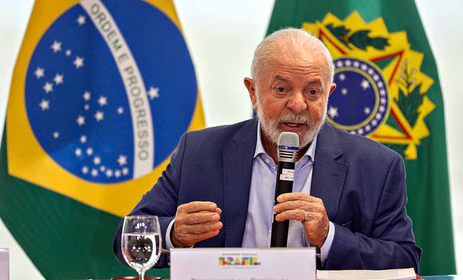 Lula pede que obras avancem sem “repetir possíveis equívocos”