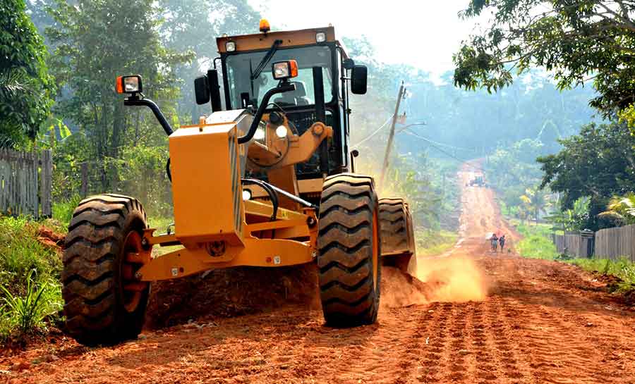 Prefeitura de Rio Branco inicia trabalho de recuperação de base no Ramal Castanheta