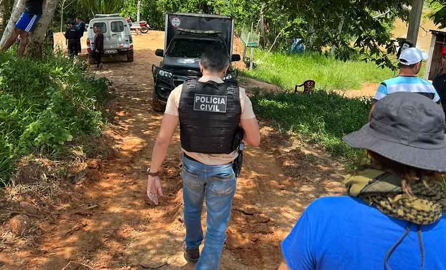 Homem é suspeito de matar companheira com golpe de terçado por ciúmes do ex-namorado dela no Acre