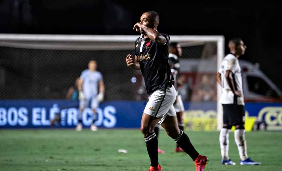 Vasco vence Botafogo por 1 a 0 e deixa Z4 do Brasileiro