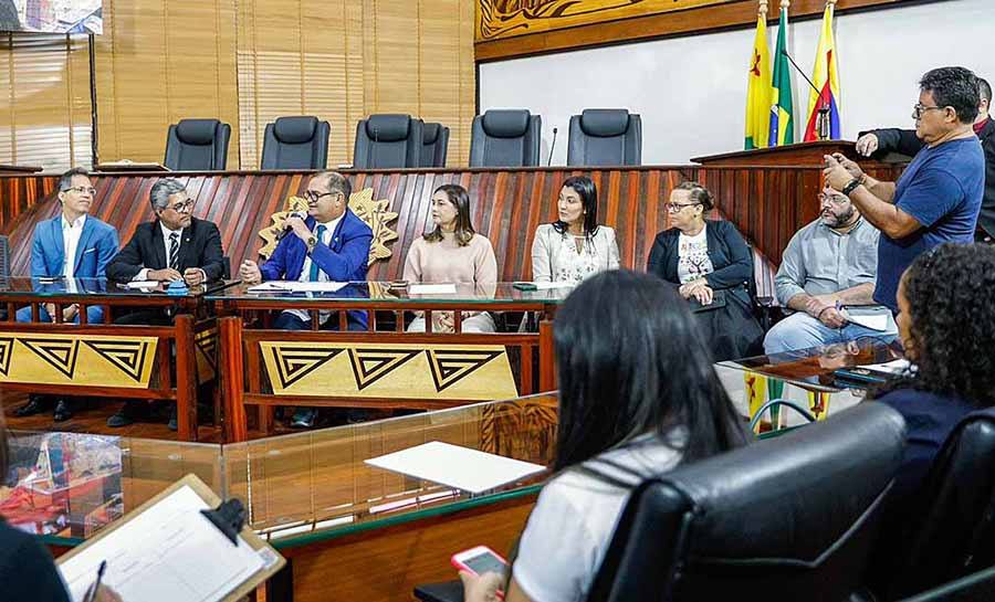 Assembleia discute meios para garantir a famílias autistas acesso à tarifa social de energia, conforme prevê resolução da Aneel