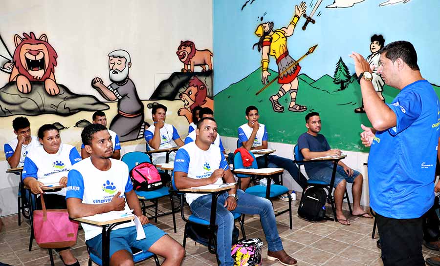 Caravana do Desenvolvimento inspira sonhos de alunos no Vale do Purus