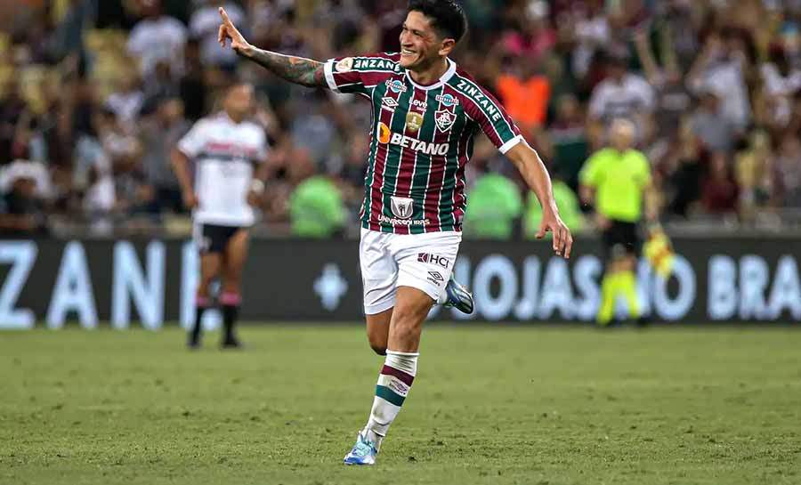 Cano decide e Fluminense supera São Paulo no Maracanã