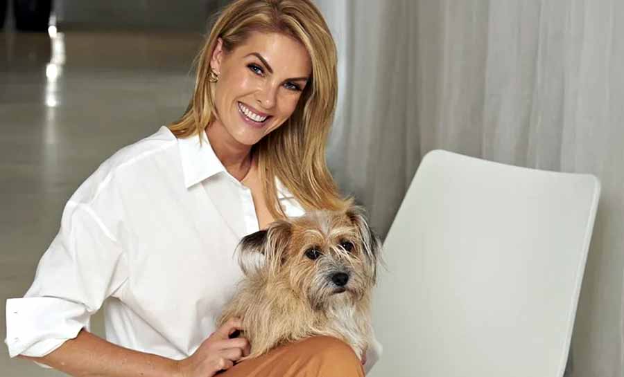 Ana Hickmann faz homenagem a cão que a salvou da agressão de Alexandre