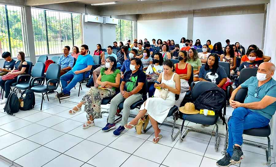 Projeto de extensão da Ufac discute literatura queer através de obras LGBTQIA+