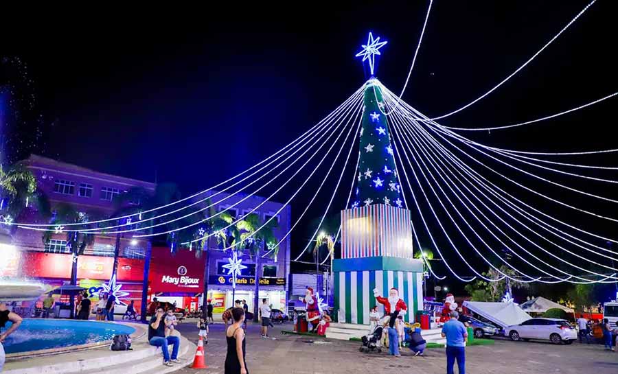 Governo gasta mais de R$ 2,2 milhões com decoração de Natal em Rio Branco e Cruzeiro do Sul