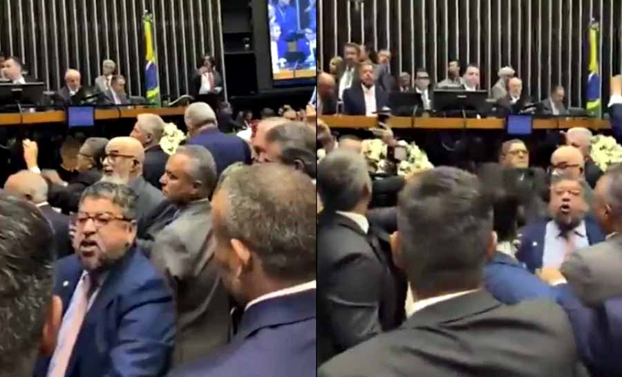 Deputado do PT dá tapa em colega na promulgação da Reforma Tributária