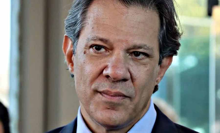 Haddad diz estar preocupado com aumento no preço das passagens aéreas