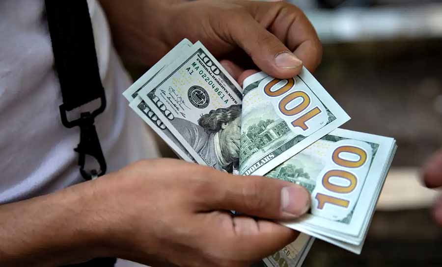 Dólar sobe para R$ 4,91 no primeiro dia útil do ano