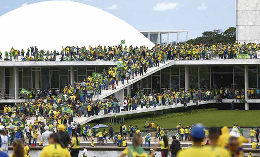 Os destrutivos “homenzinhos”