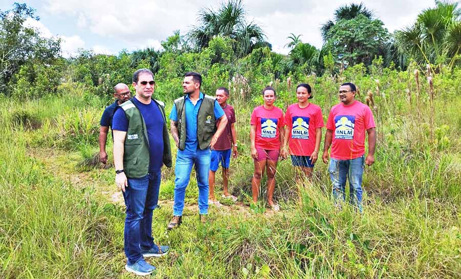 Em Cruzeiro do Sul, Estado realiza estudos de áreas para futuras construções de unidades habitacionais