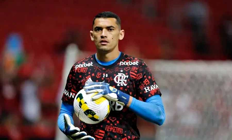 Flamengo se despede do goleiro Santos, que reforça o Fortaleza