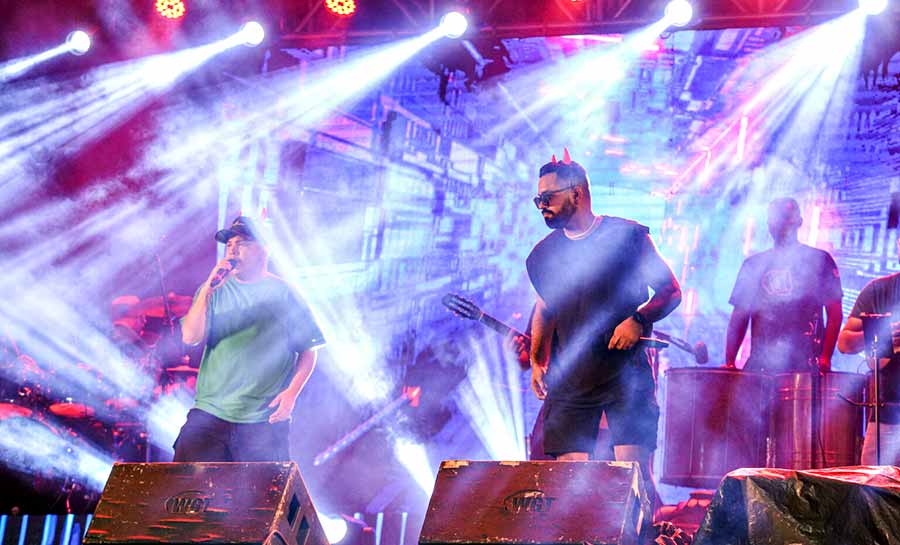 Carnaval da Família abre terceira noite de festa com samba e animação no Calçadão da Gameleira