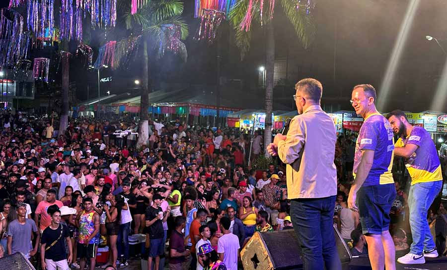 Governador Gladson Cameli prestigia abertura do Carnaval Cultural Magid Almeida, em Cruzeiro do Sul