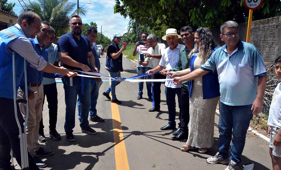 Prefeitura de Rio Branco entrega mais uma rua toda pavimentada