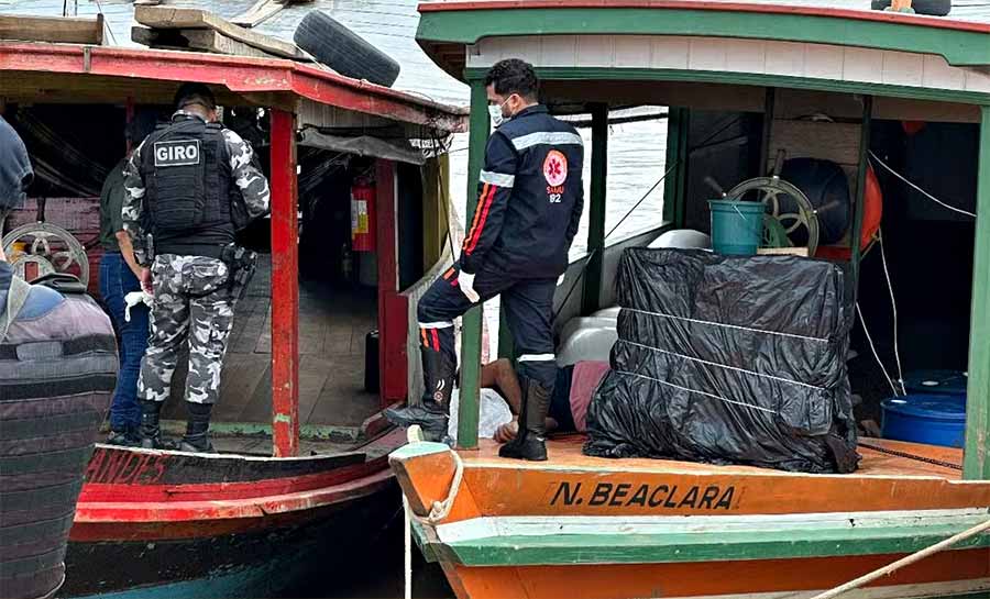 Homem é morto a tiros dentro de embarcação no interior do Acre