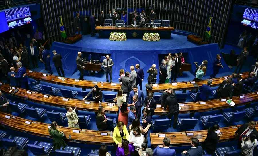 Fim da ‘saidinha’ pode ser votado no Senado nesta terça