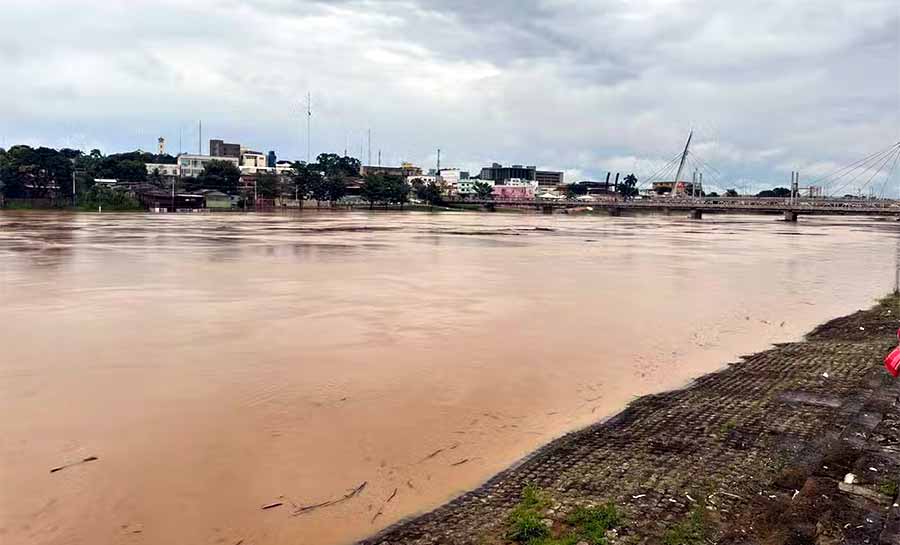 Rio Acre e três igarapés transbordam na capital e atingem mais de 200 pessoas