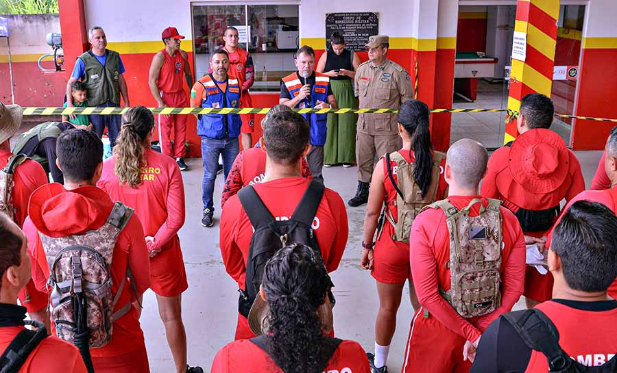 Governo acompanha fluxo de ocorrências atendidas pelos Bombeiros durante alagação