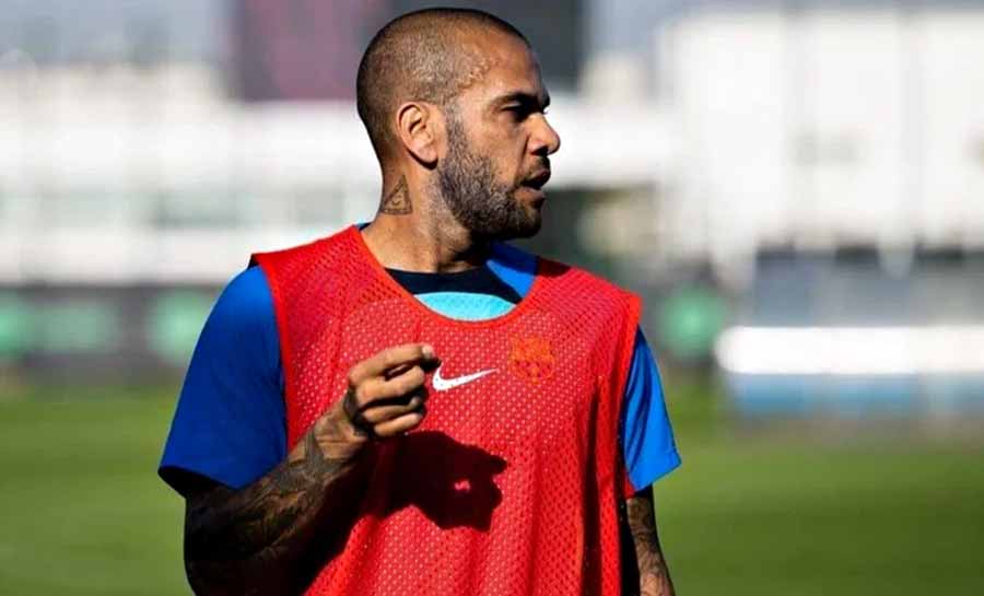 Daniel Alves é retirado da lista de lendas do Barcelona