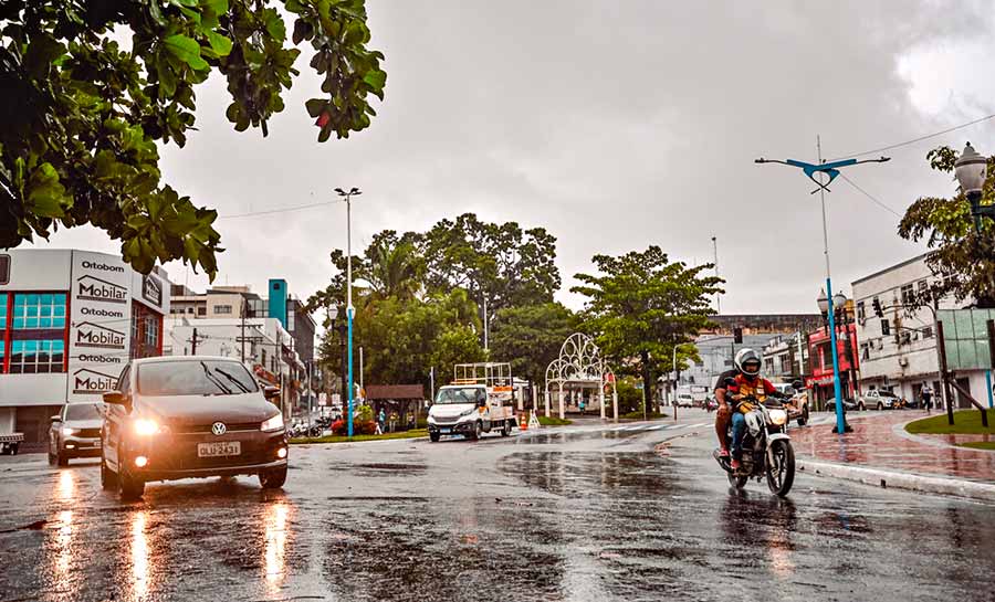 Após esforços de recuperação pelo governo do Estado, trânsito na Ponte Metálica é liberado no centro de Rio Branco