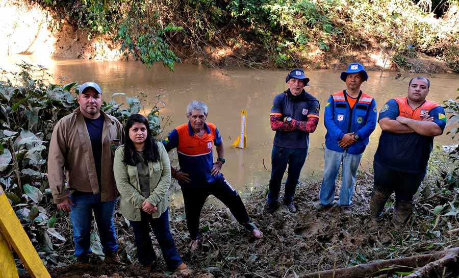 Governo do Estado instala réguas para monitoramento do Igarapé São Francisco em Rio Branco