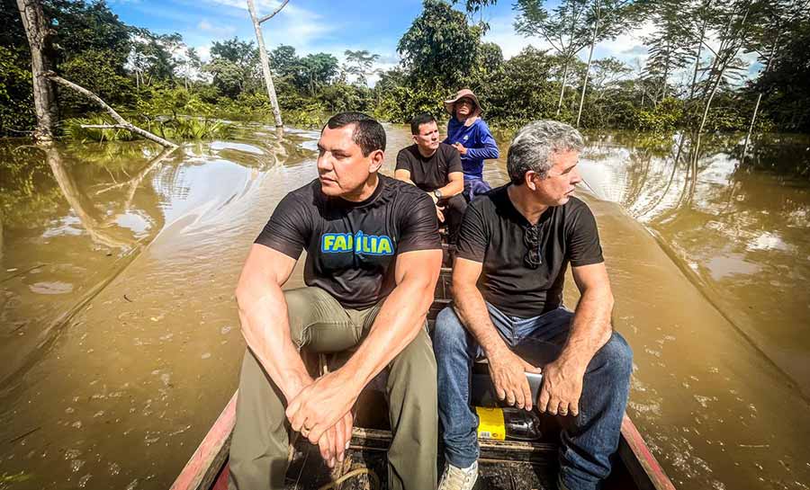 Coronel Ulysses e seu gabinete ajudam famílias vítimas das enchentes no Acre