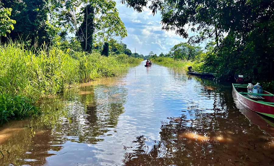 Cinquenta e cinco famílias do ramal do Amapá, em Rio branco, recebem donativos do governo do Acre