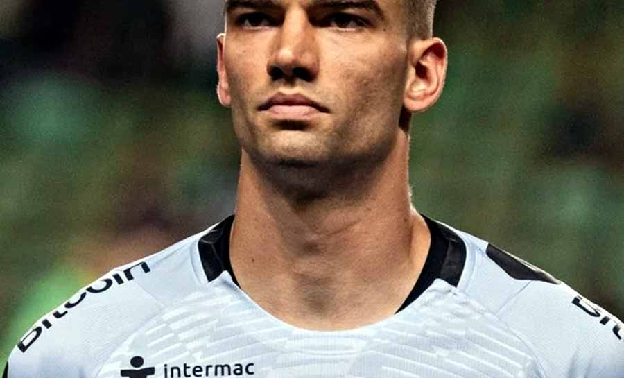 Herói nos pênaltis, Léo Jardim elogiou a resiliência do Vasco na Copa do Brasil