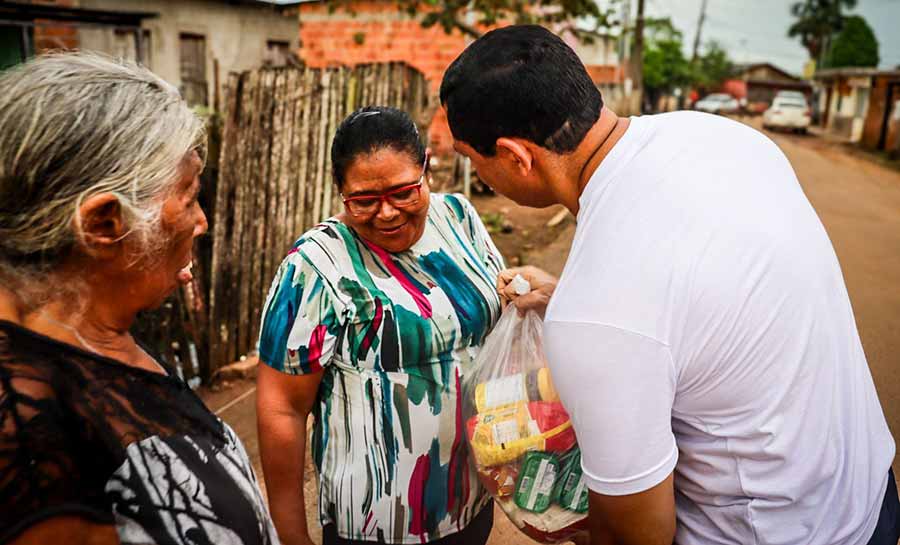 Ulysses e seu gabinete continuam ajudando famílias atingidas pelas enchentes