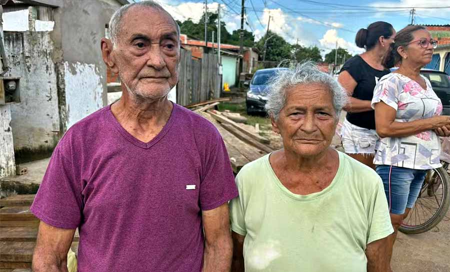 ‘Se foi tudo, até a esperança de dias melhores’, diz idoso de 92 anos após perder casa durante deslizamento de terra no Acre