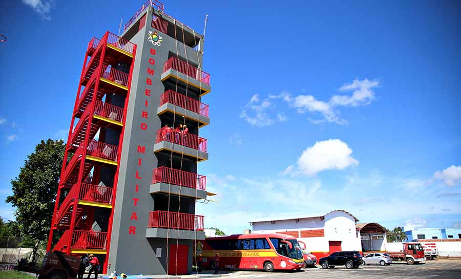 Torre de treinamento do Corpo de Bombeiros simboliza compromisso do Estado com segurança e bem-estar da população acreana