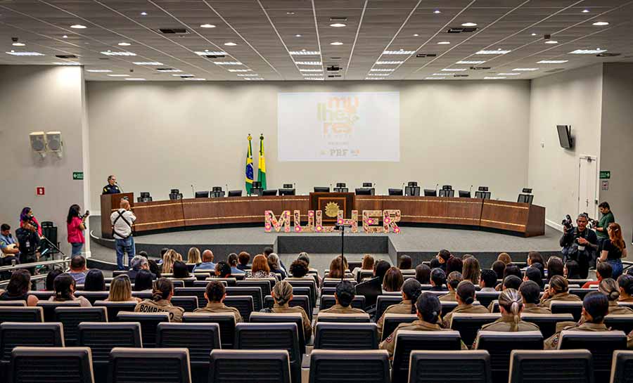 Governador Gladson Cameli prestigia evento Mulheres em Ação no TRE