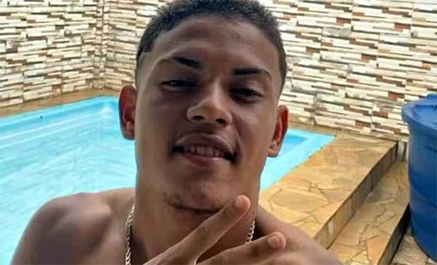 Jogador de futebol é morto no Acre a tiros; foto com gesto de facção pode ter motivado o crime