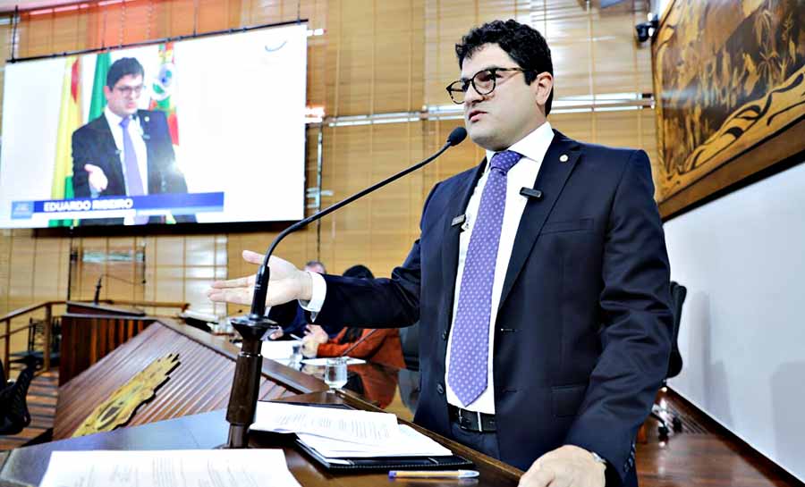 Eduardo Ribeiro propõe mudanças no adicional de titulação para servidores do ISE