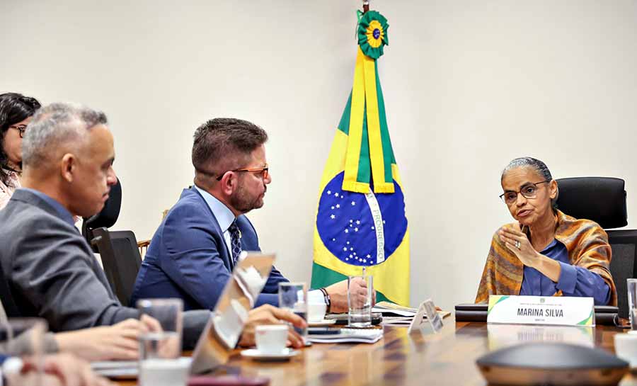 Governador Gladson Cameli entrega plano emergencial a ministros e pede ajuda federal para enfrentar mudanças climáticas no Acre