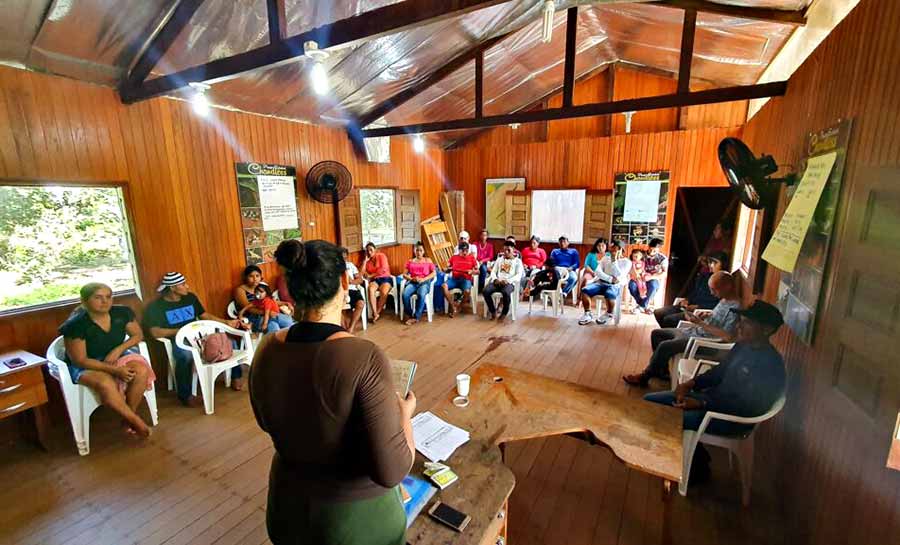 Comunidades do Parque Estadual Chandless recebem intervenção cultural de grupo de artes