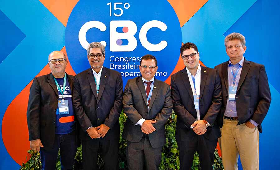 Presidente da Aleac participa do 15º Congresso Brasileiro do Cooperativismo