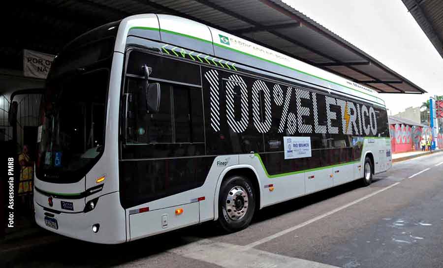 Prefeito Tião Bocalom vai ao Terminal Urbano e conversa sobre o nível de satisfação dos usuários com ônibus elétrico