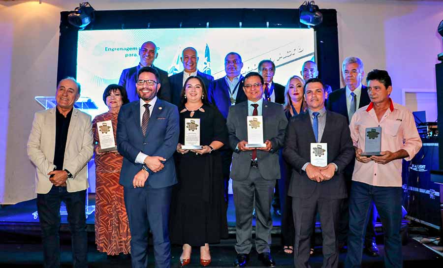 FIEAC homenageia empresários e personalidades com Honraria do Mérito Industrial