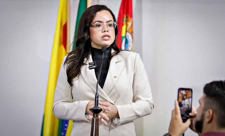 Crise na Educação: Deputada Michelle Melo critica condições precárias nas escolas