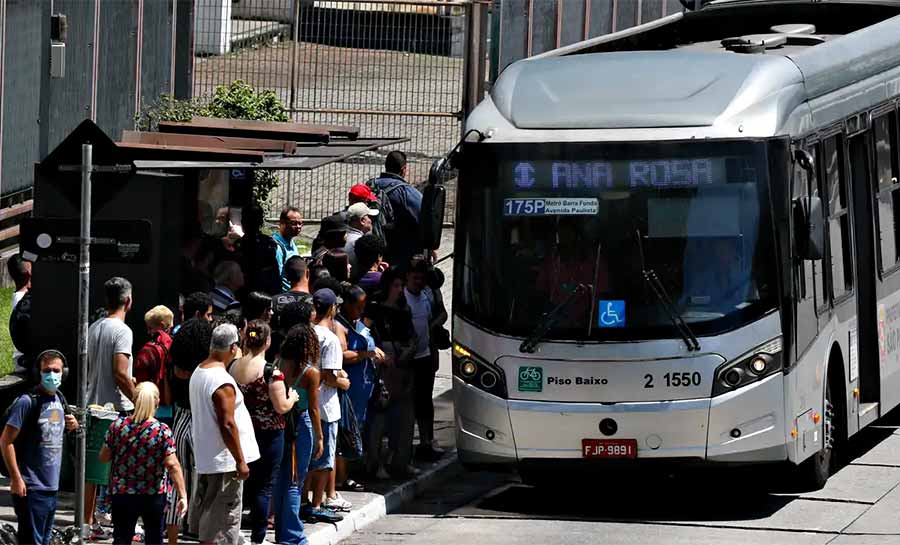 Motoristas confirmam greve de ônibus em São Paulo nesta quarta-feira